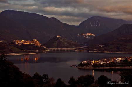Lago del Turano. Riflessi nell'acqua 